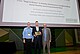 Professor William Gartner mit dem Preisträger Dr. Leif Brändle und Professor Andrew Zacharakis (von links).